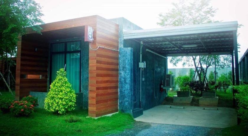 The Infinite Resort Nakhon Sawan Eksteriør billede