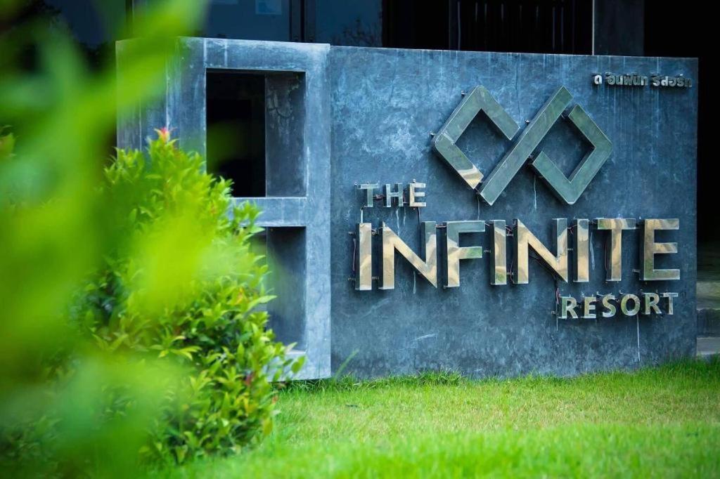 The Infinite Resort Nakhon Sawan Eksteriør billede