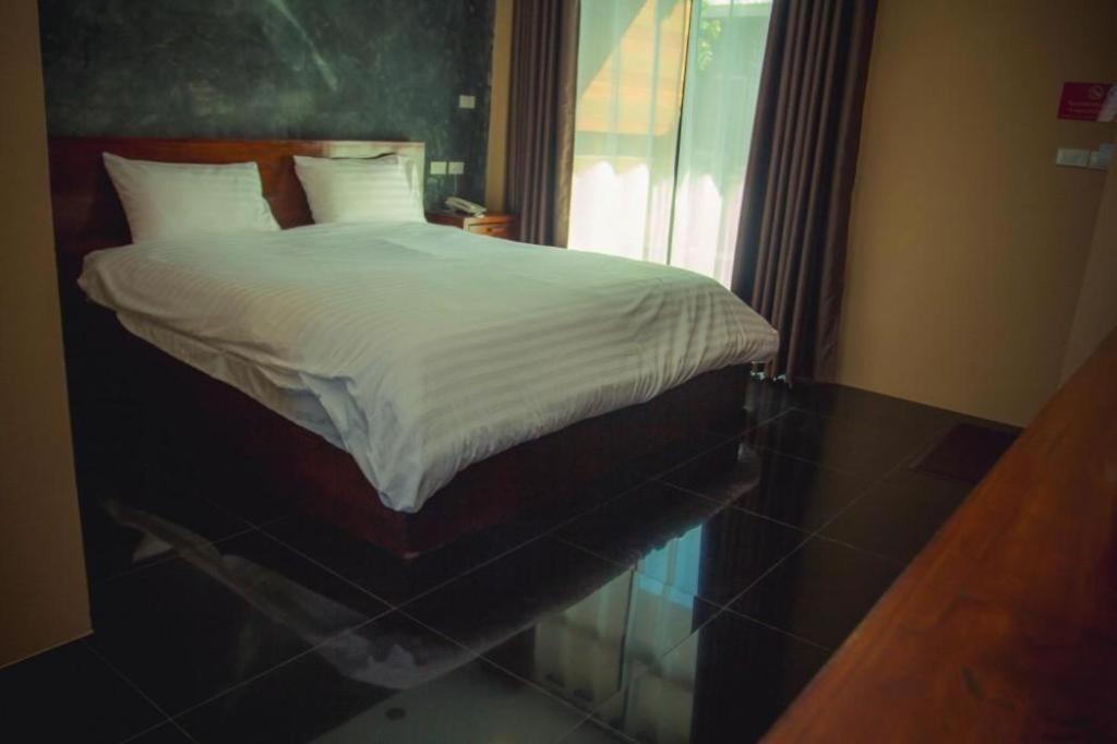 The Infinite Resort Nakhon Sawan Eksteriør billede